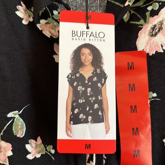 NWT - Black Floral Top Size M - Picture 4 of 6